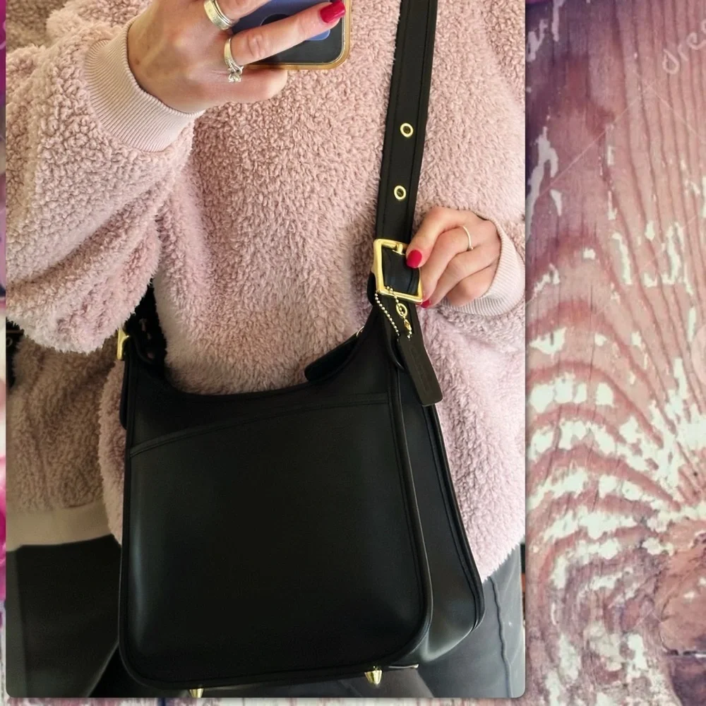 VINTAGE COACH LEGACY ZIP BLACK CROSSBODY BAG 9966